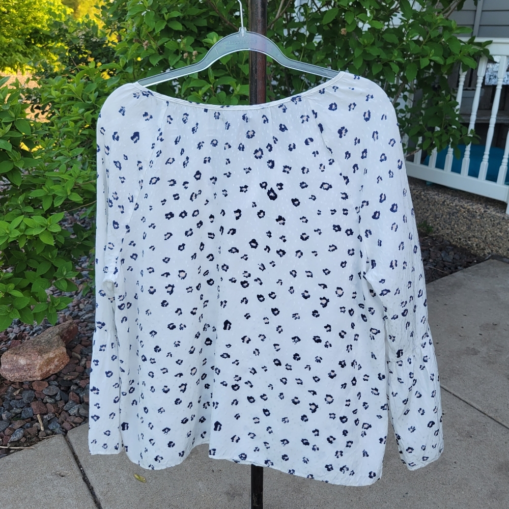 Belldini size Large boho Navy & white Cheetah print bell sleeve V Neck blouse - Picture 9 of 14